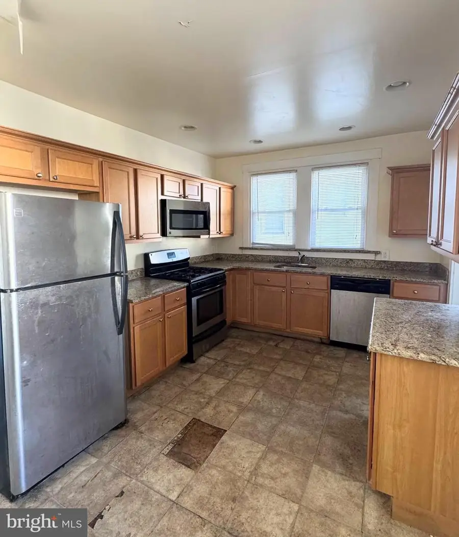 1049 Yeadon Ave, Lansdowne, PA 19050 - Image #2