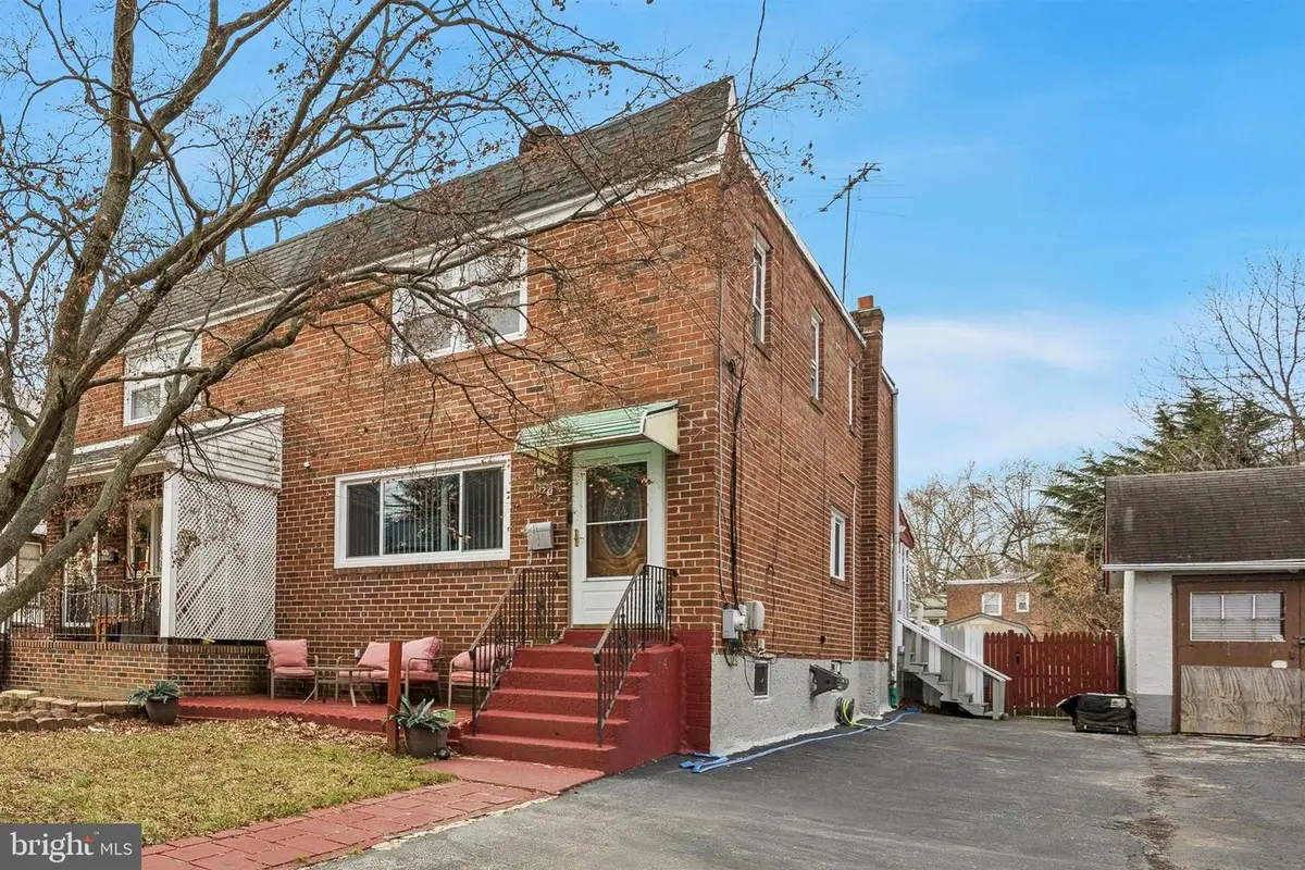 222 Collingdale Ave, Darby, PA 19023 - Image #1