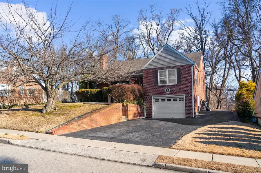 303 Perry St, Ridley Park, PA 19078 - #2