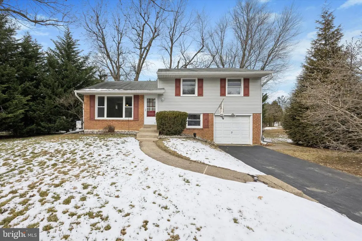713 Scott Ln, Wallingford, PA 19086 - #1