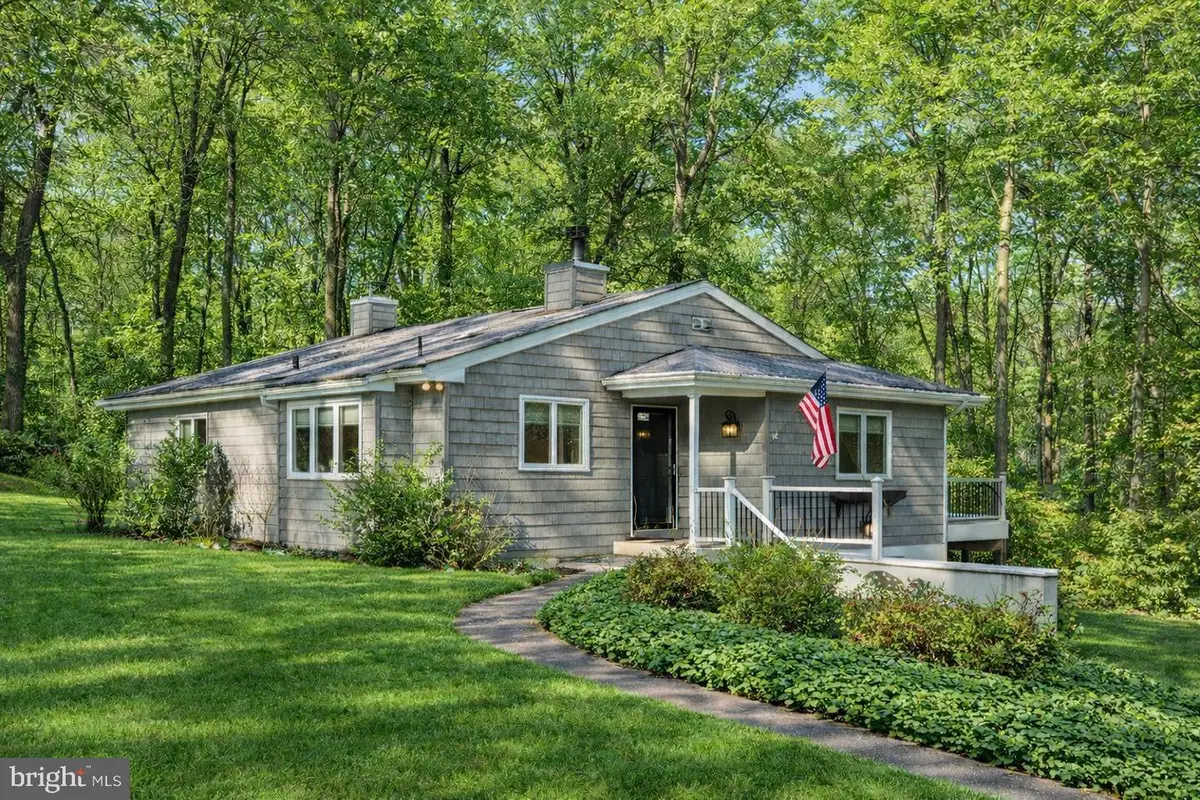 339 Plush Mill Rd, Wallingford, PA 19086 - #1