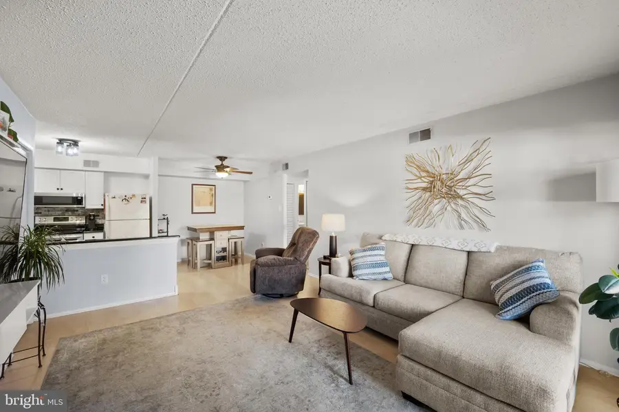 5200 Hilltop Dr #m16, Brookhaven, PA 19015 - #2