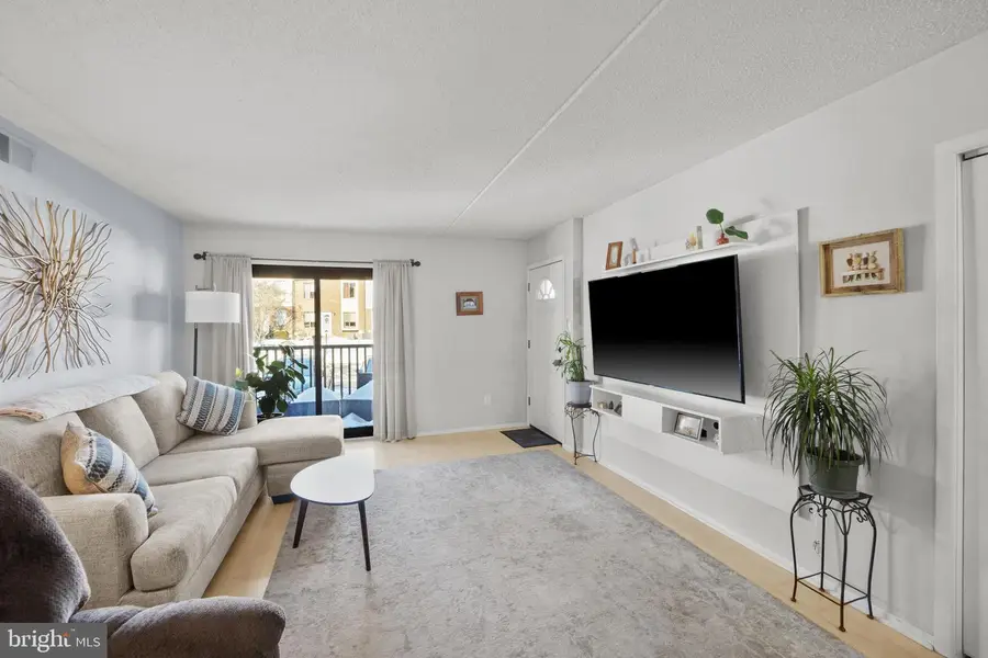 5200 Hilltop Dr #m16, Brookhaven, PA 19015 - #3