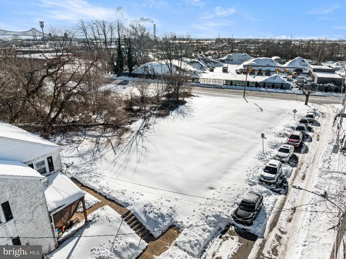 917-923 Meadow Ln, Chester, PA 19013 - #1