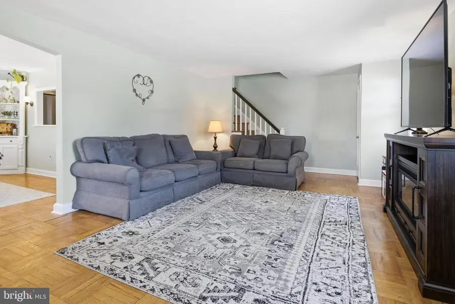 419 W Grays Ave, Glenolden, PA 19036 - #2