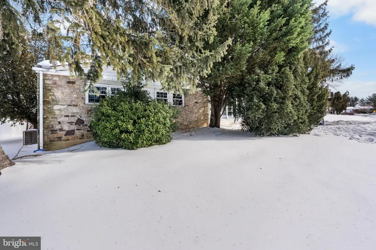 112 Butt Ln, Aston, PA 19014 - Image #1