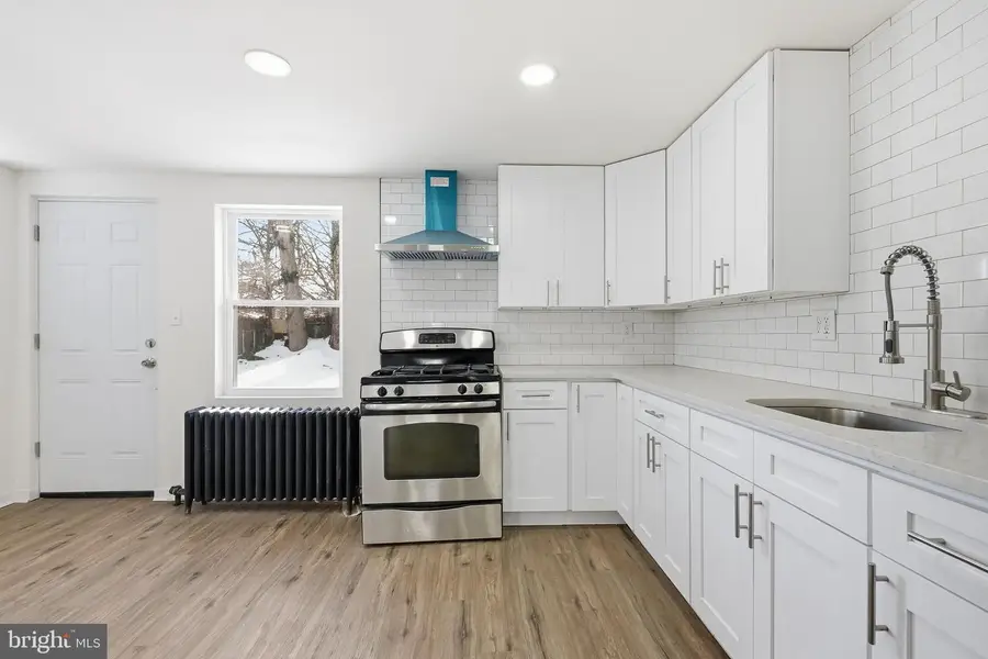 24 Maple Ter, Clifton Heights, PA 19018 - Image #3