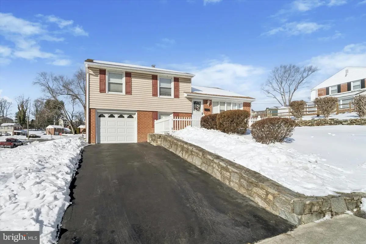 701 Cambridge Rd, Brookhaven, PA 19015 - Image #1