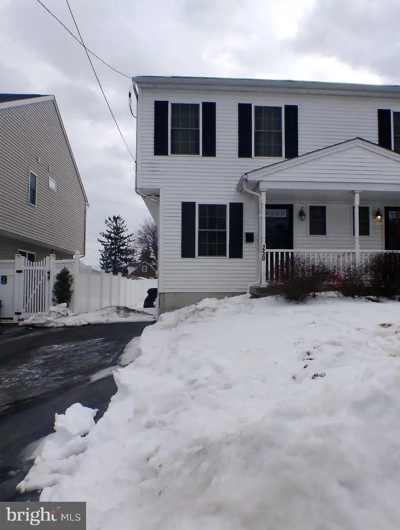 250 Davis Ave, Clifton Heights, PA 19018 - #2