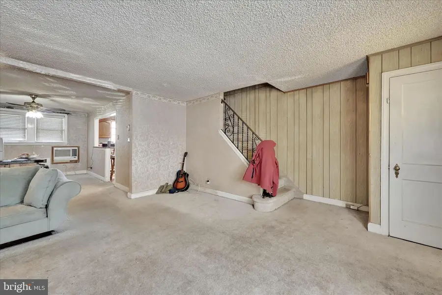 217 E Greenwood Ave, Lansdowne, PA 19050 - #3