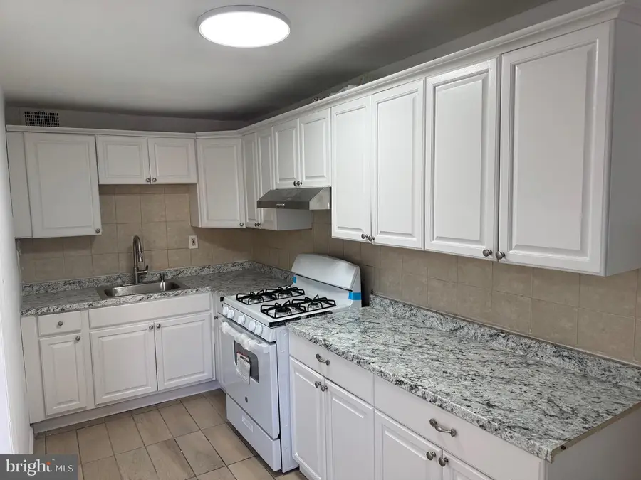 1203 Edgehill Rd, Darby, PA 19023 - #2