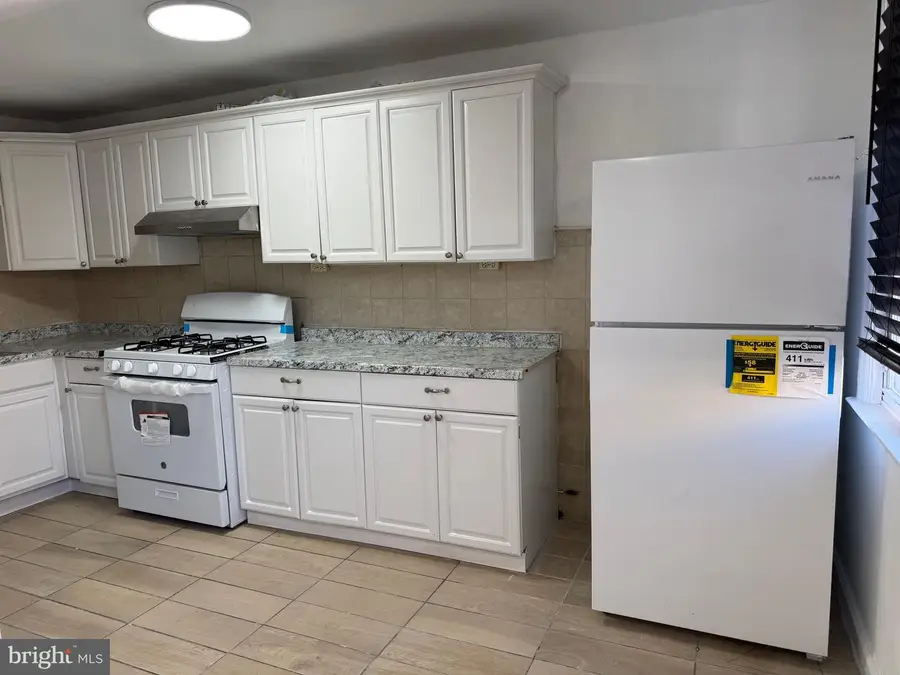 1203 Edgehill Rd, Darby, PA 19023 - #3