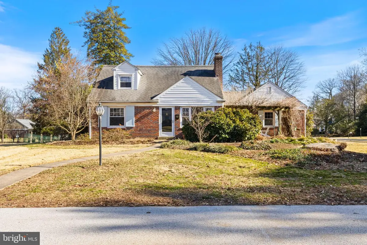 300 Barry Ln, Wallingford, PA 19086 - #1