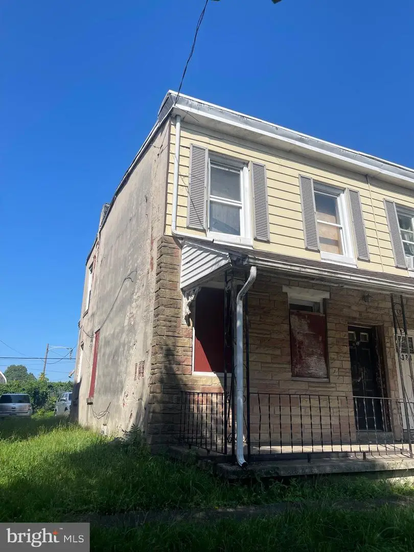332 Kerlin St, Chester, PA 19013 - #2