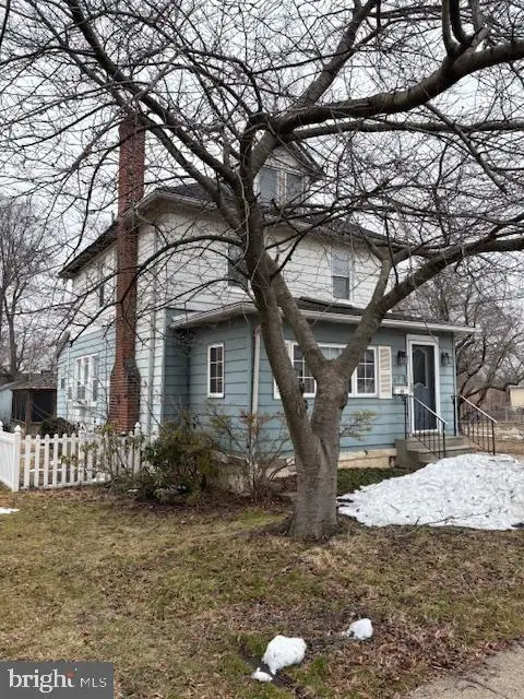 215 Chippewa St, Essington, PA 19029 - #2