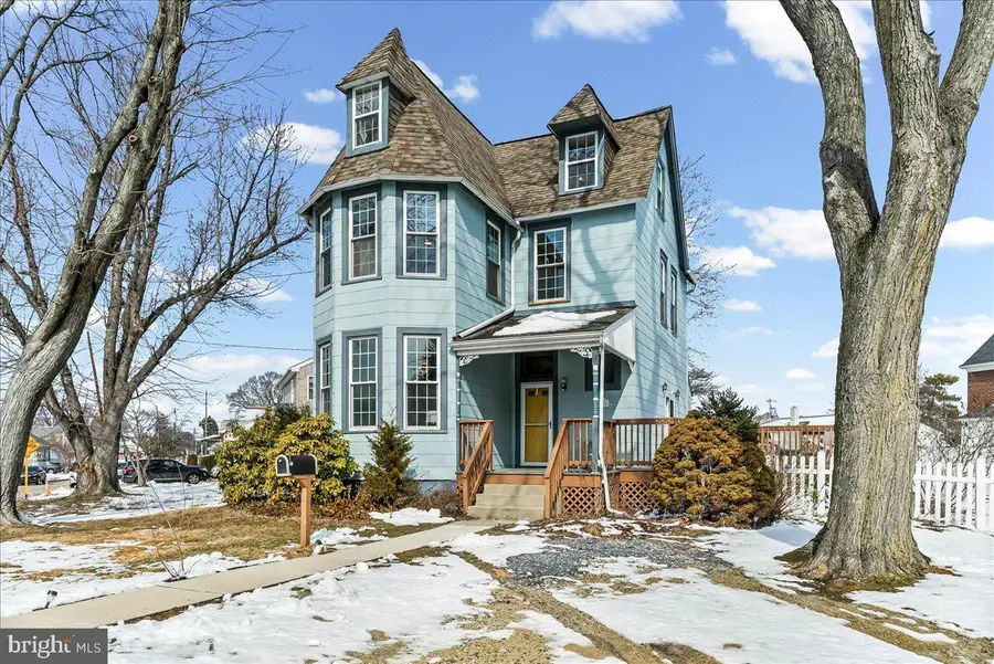 204 Rutledge Ave, Folsom, PA 19033 - #3