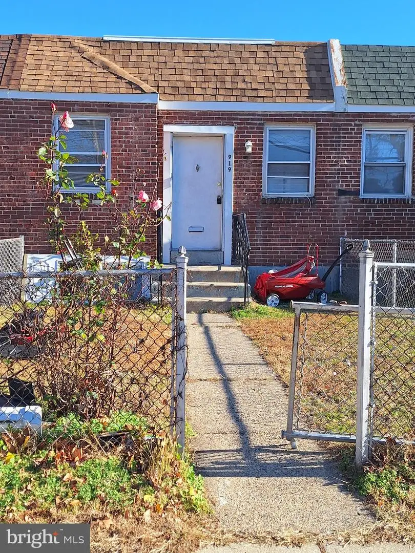 919 Sharon Ave, Sharon Hill, PA 19079 - #1