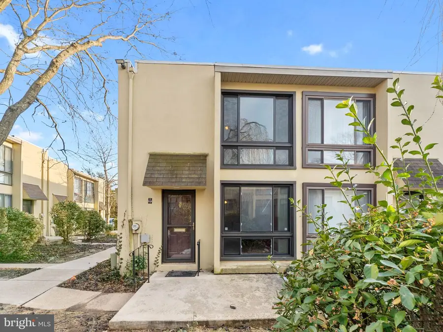 100 E Glenolden Ave #t-13, Glenolden, PA 19036 - #2