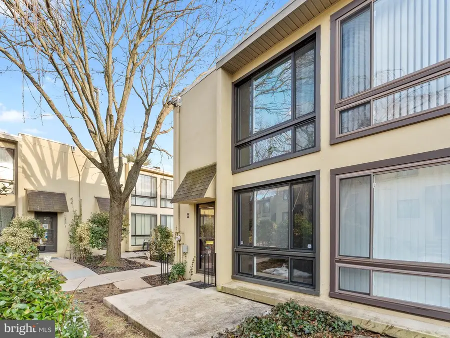 100 E Glenolden Ave #t-13, Glenolden, PA 19036 - #3