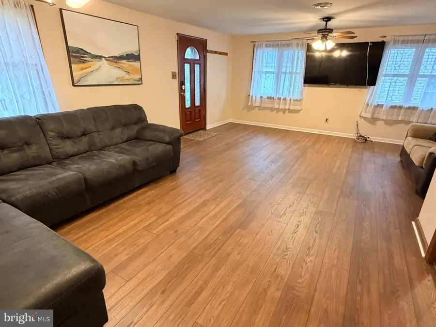 92 Florence Ave, Aston, PA 19014 - #3