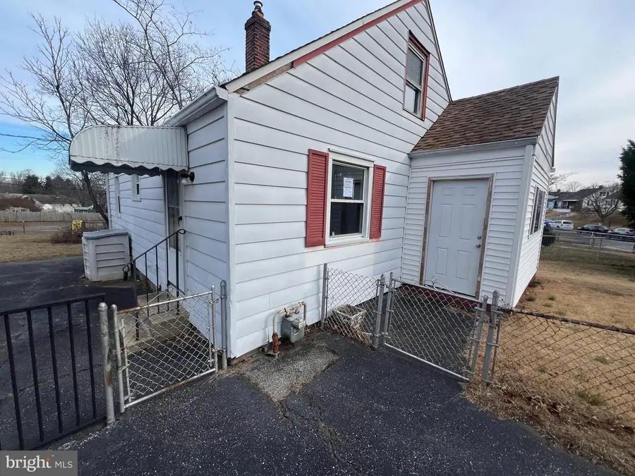 53 Seward Ln, Aston, PA 19014 - #2