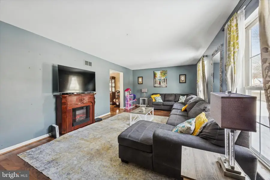 520 Springfield Rd, Aldan, PA 19018 - #2