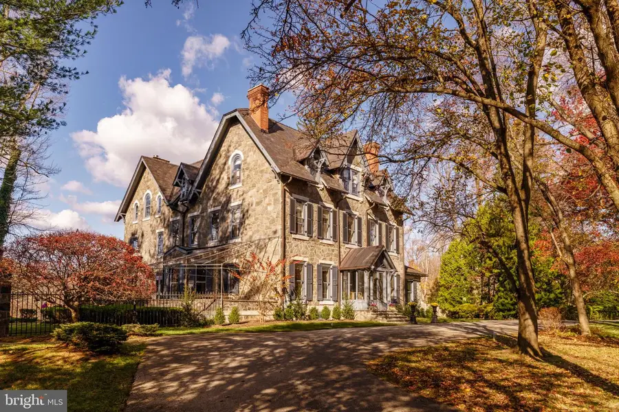 228 S Radnor Chester Rd, Villanova, PA 19085 - #3