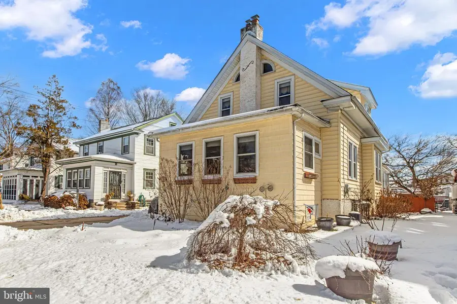 612 W Magnolia Ave, Aldan, PA 19018 - #2