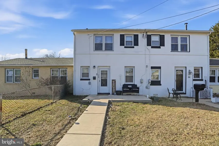 709 Pennsylvania Ave, Wallingford, PA 19086 - #2