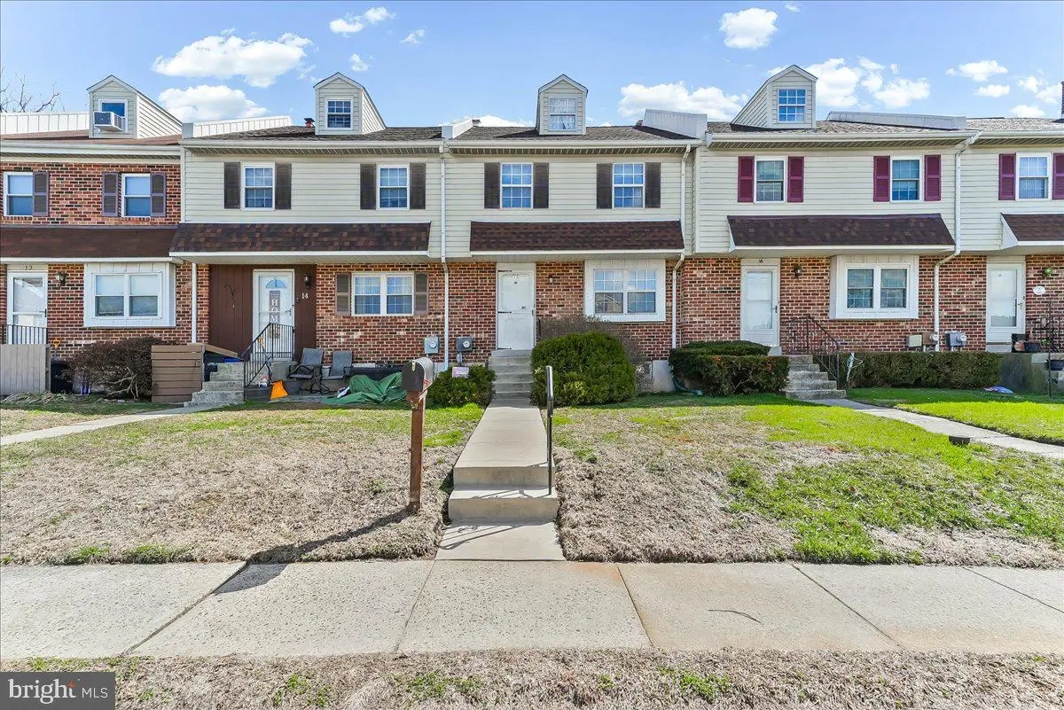 15 Colonial Cir, Aston, PA 19014 - #1