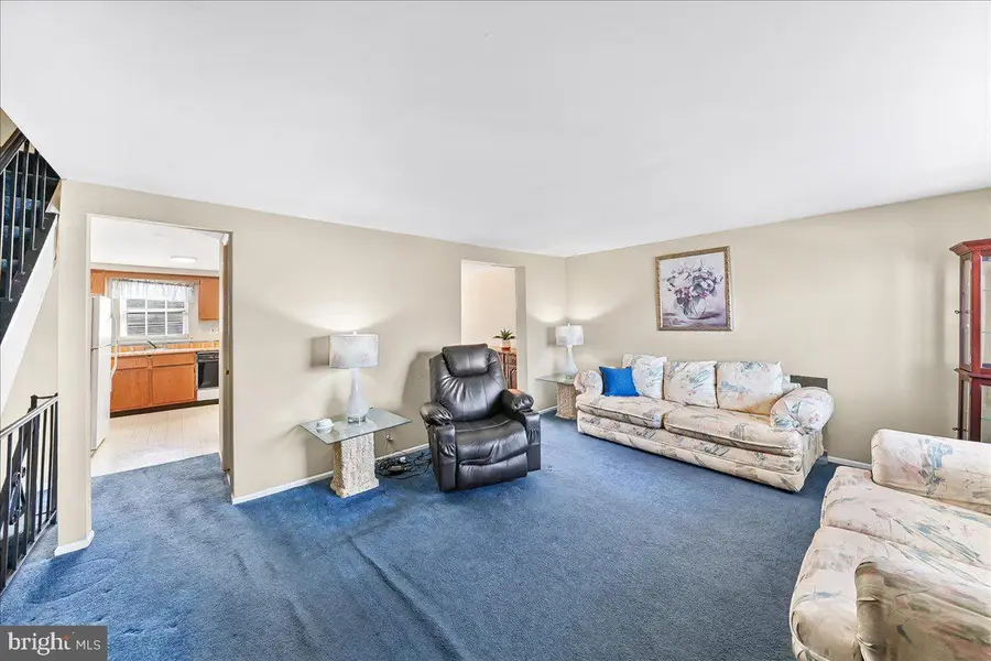 15 Colonial Cir, Aston, PA 19014 - #3