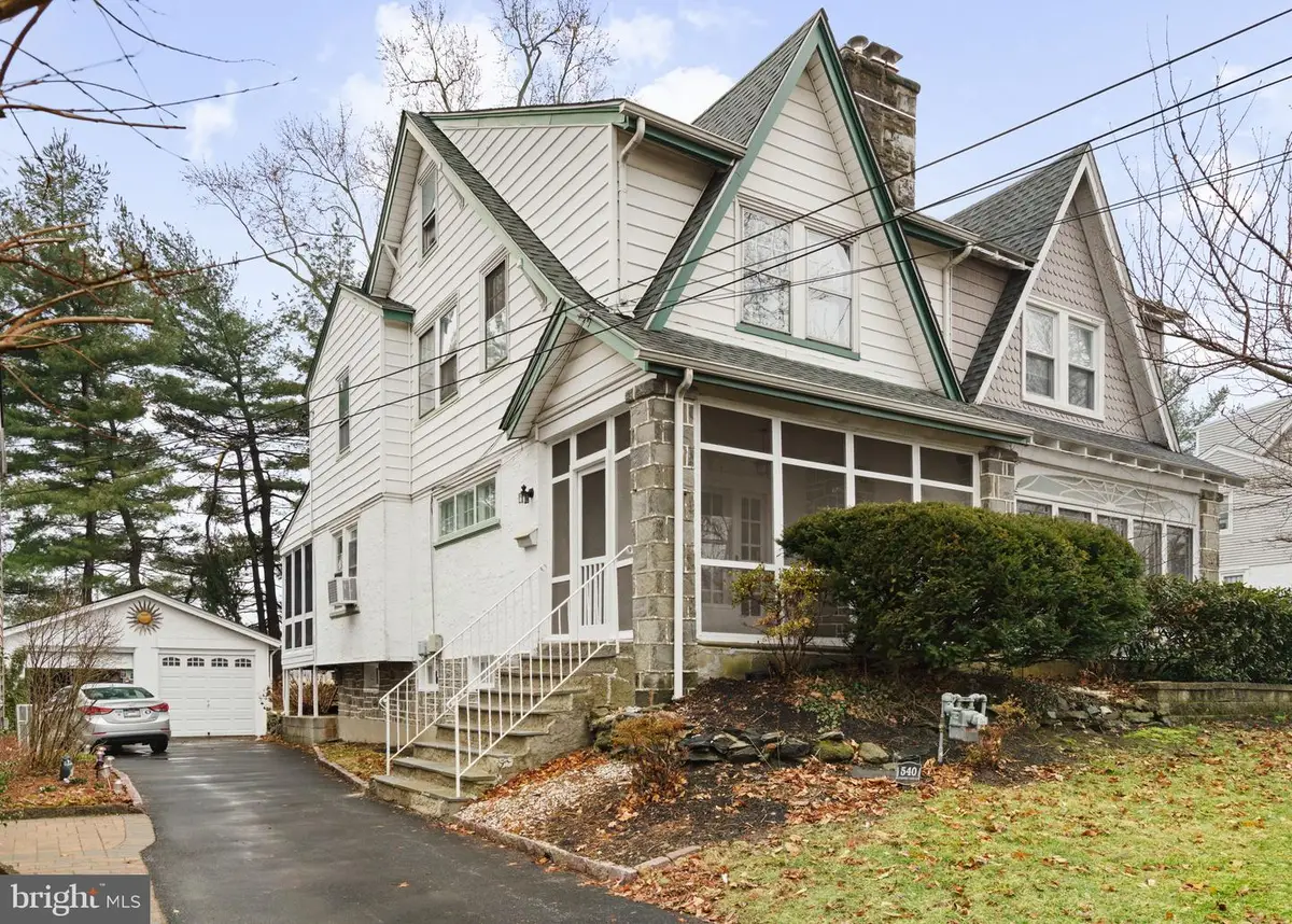 540 Country Club Ln, Havertown, PA 19083 - #1