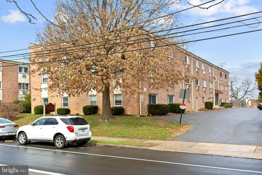 8115 W Chester Pike #c-3, Upper Darby, PA 19082 - #2