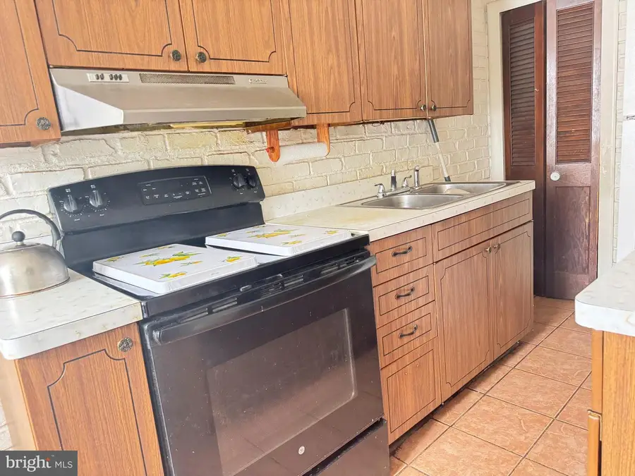 217 N 7th St, Darby, PA 19023 - #3