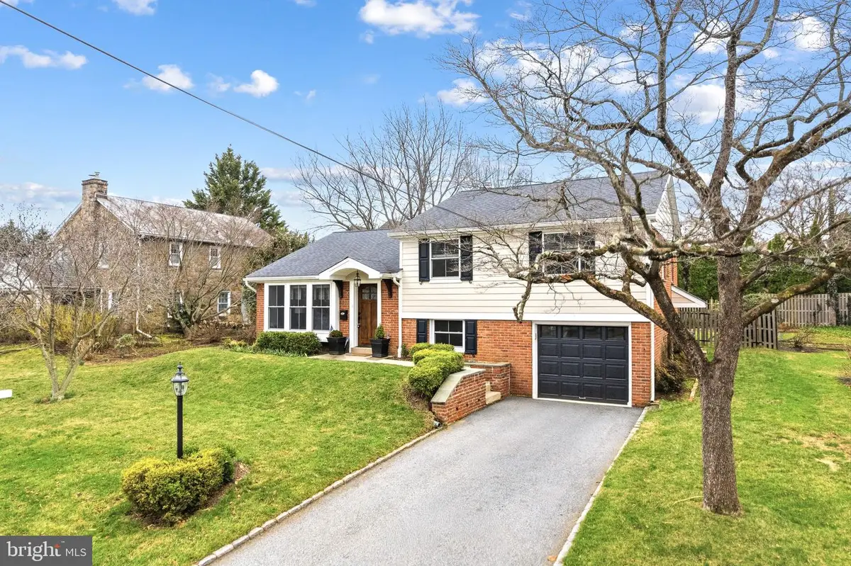 332 Overhill Rd, Wayne, PA 19087 - #1