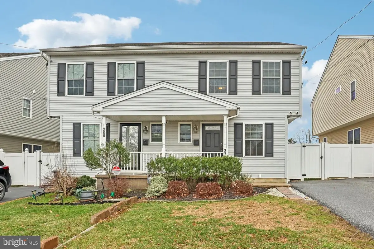 270 Davis Ave, Clifton Heights, PA 19018 - #1