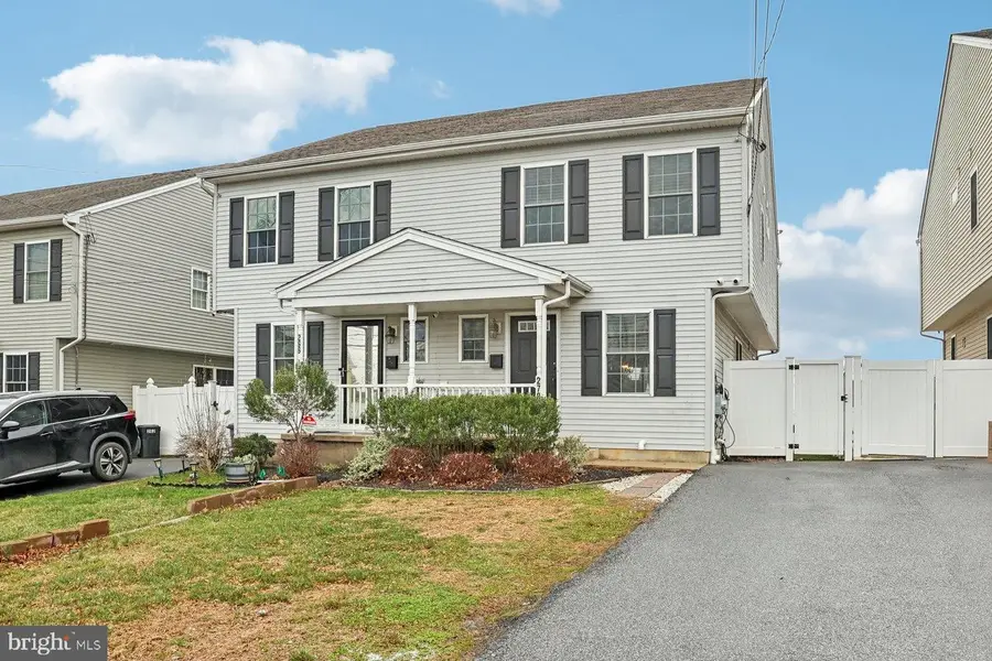 270 Davis Ave, Clifton Heights, PA 19018 - #2