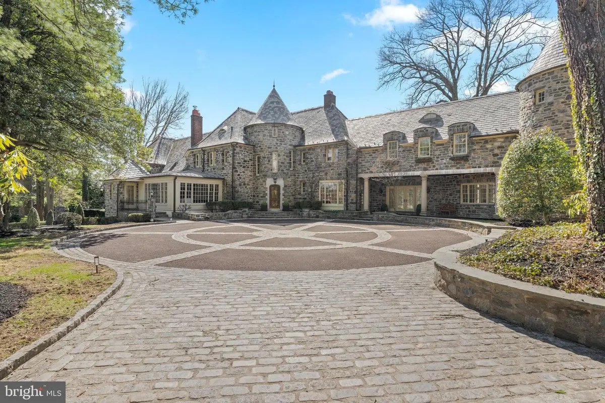 770 & 768 Parkes Run Ln, Villanova, PA 19085 - #1