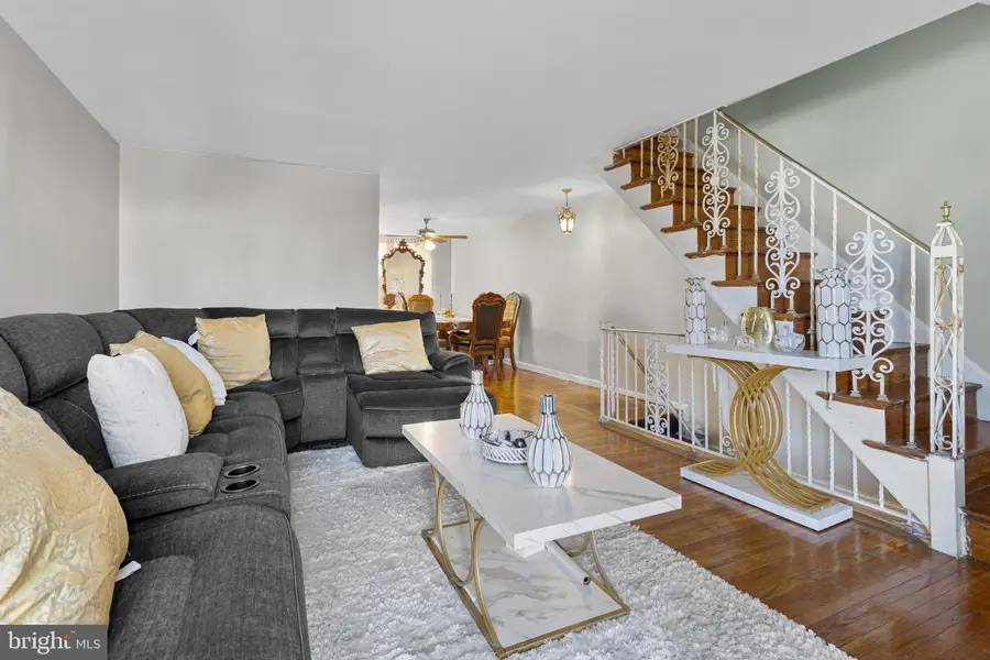 300 Pine St, Glenolden, PA 19036 - #3