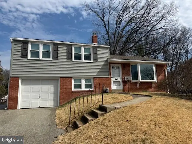 902 Eisenhower Ave, Woodlyn, PA 19094 - #2