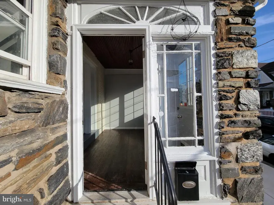 7243 Calvin Rd, Upper Darby, PA 19082 - #2