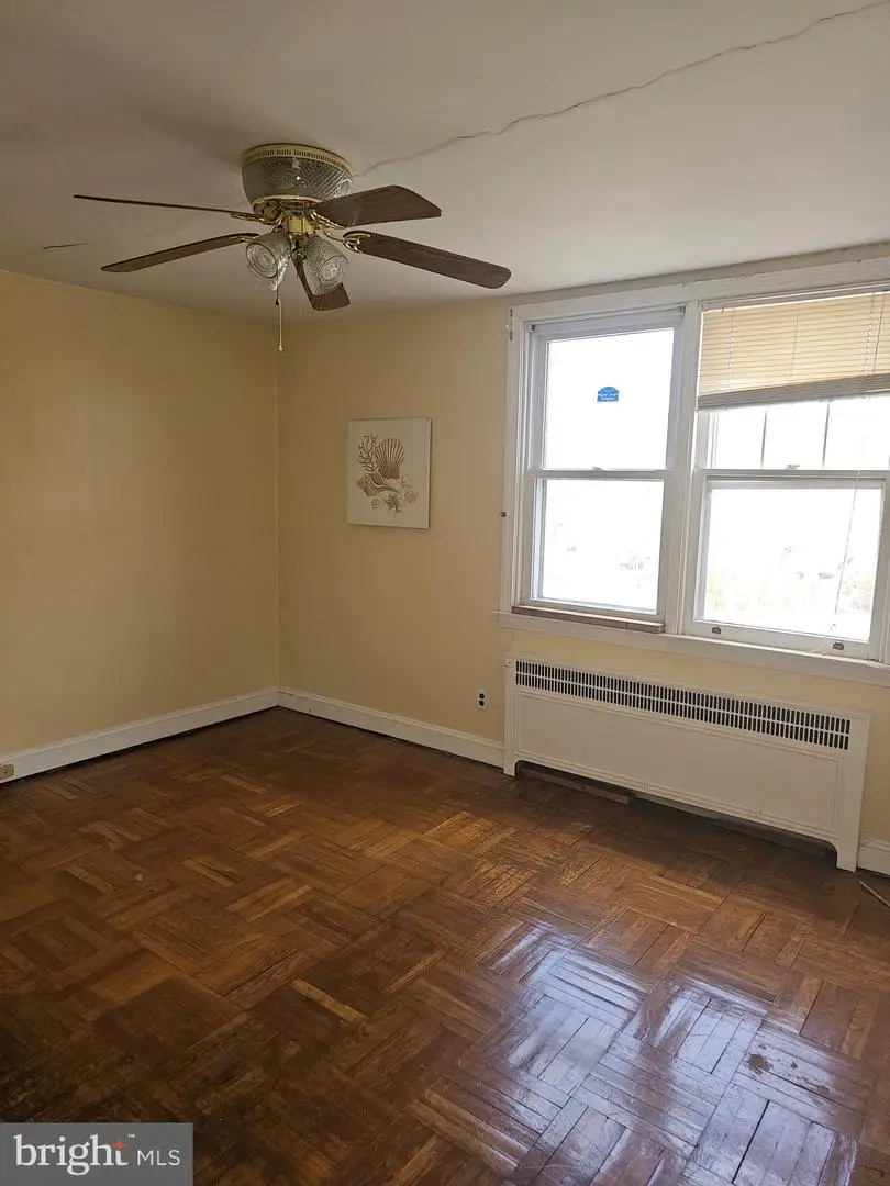 7266 Spruce St, Upper Darby, PA 19082 - #3