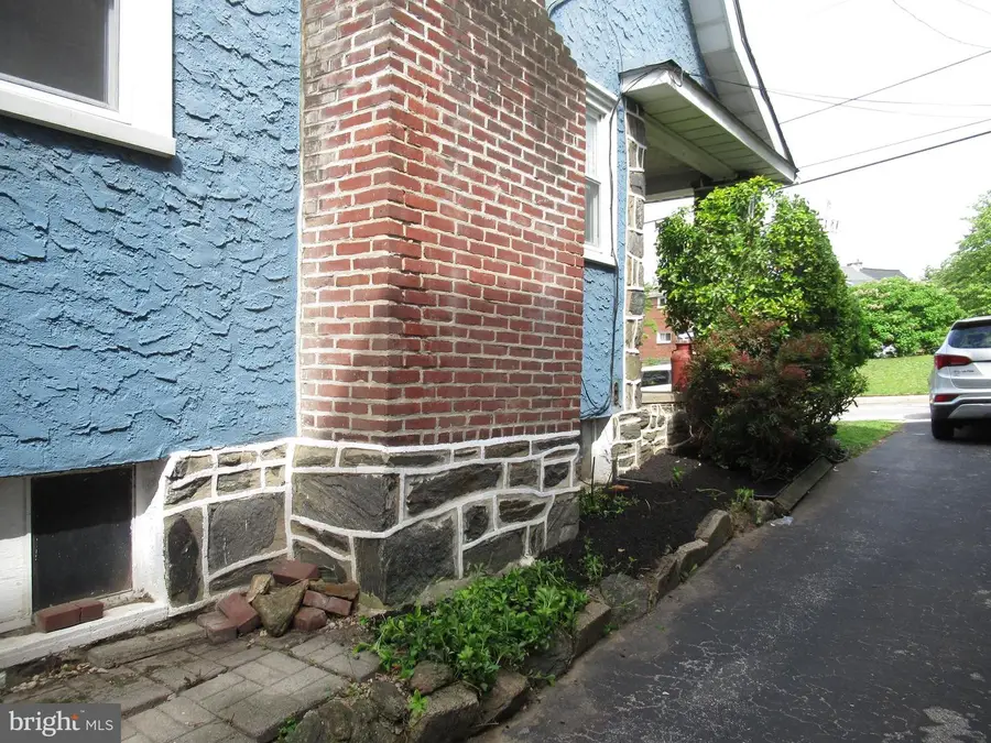 3832 Crest Rd, Drexel Hill, PA 19026 - #3