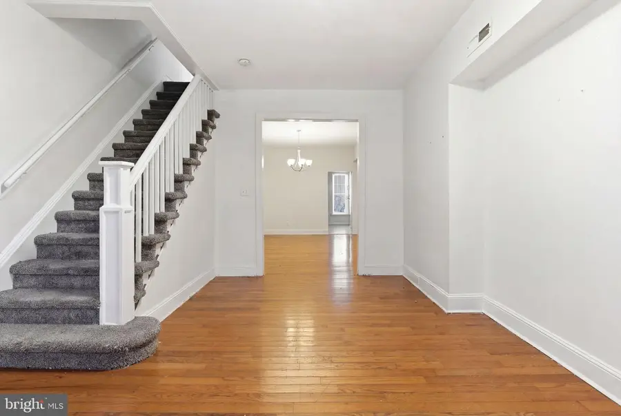 1421 E 11th St, Crum Lynne, PA 19022 - #3