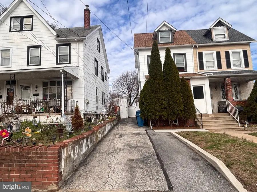 17 Walnut St, Clifton Heights, PA 19018 - #2