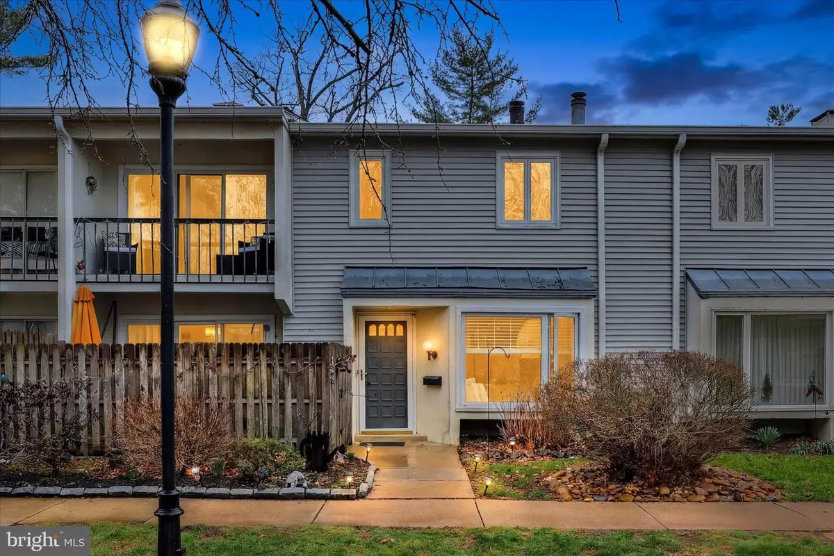 197 E Chelsea Cir, Newtown Square, PA 19073 - #1