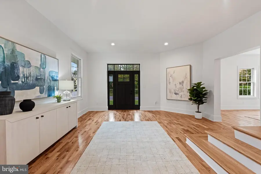 118 W Beechtree Ln, Wayne, PA 19087 - #2