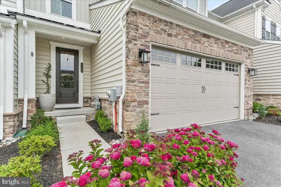 235 W Ponds Edge Dr, Media, PA 19063 - #2