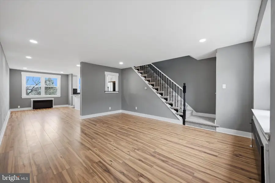 6866 Clover Ln, Upper Darby, PA 19082 - #3