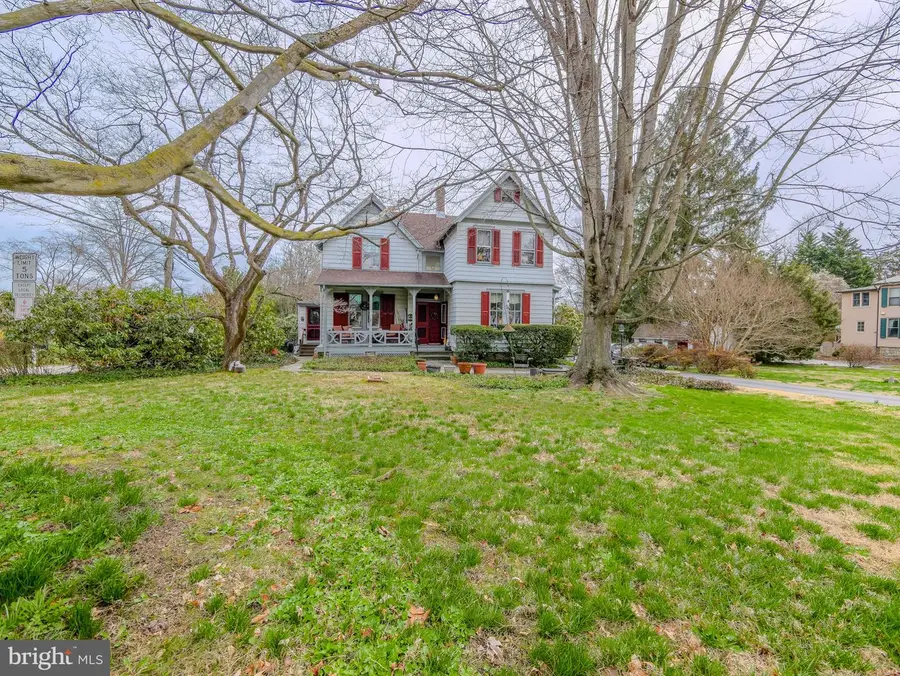 332 N Providence Rd, Wallingford, PA 19086 - #3